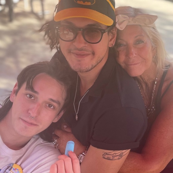 Meet your Posher, Jennifer - Picture 3 of 7